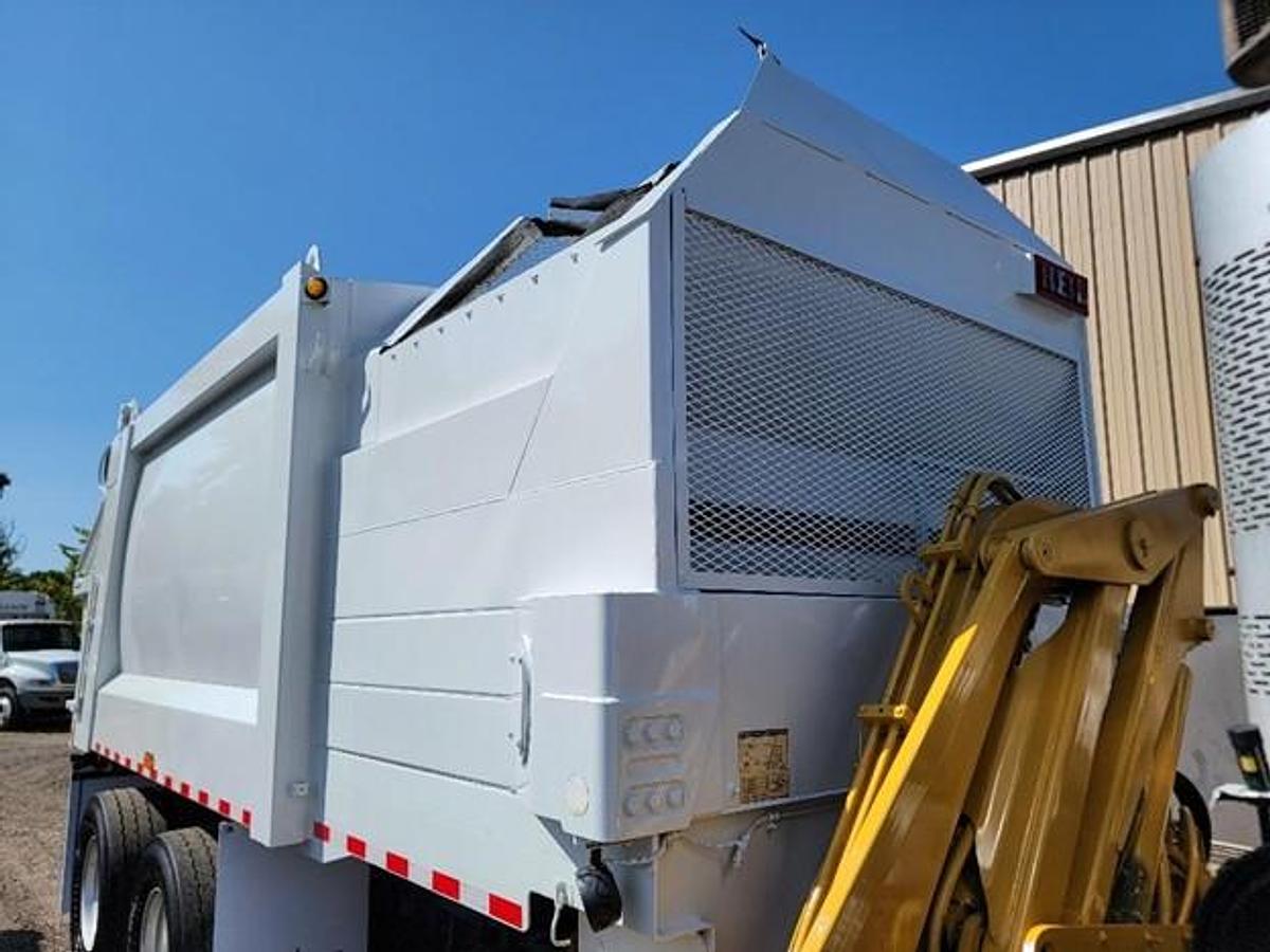 Used 2016 MACK AUTOMATED SIDE LOAD TRUCK