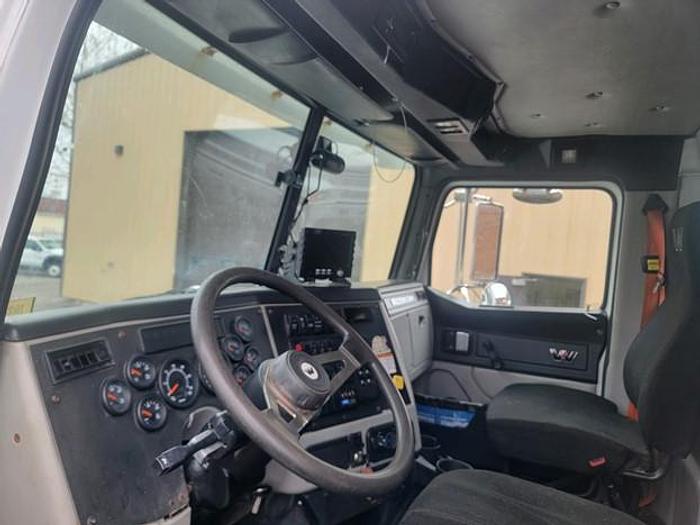 Used 2017 WESTERN STAR SPLIT BODY REAR LOAD TRUCK