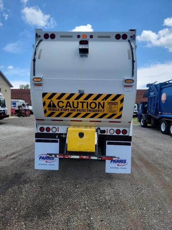 Used 2017 AUTOCAR FRONT LOAD TRUCK