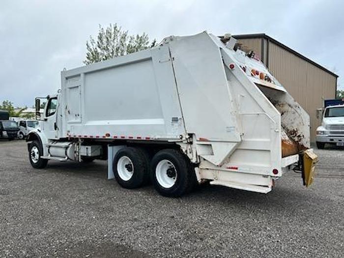 Used 2010 FREIGHTLINER REAR LOAD TRUCK