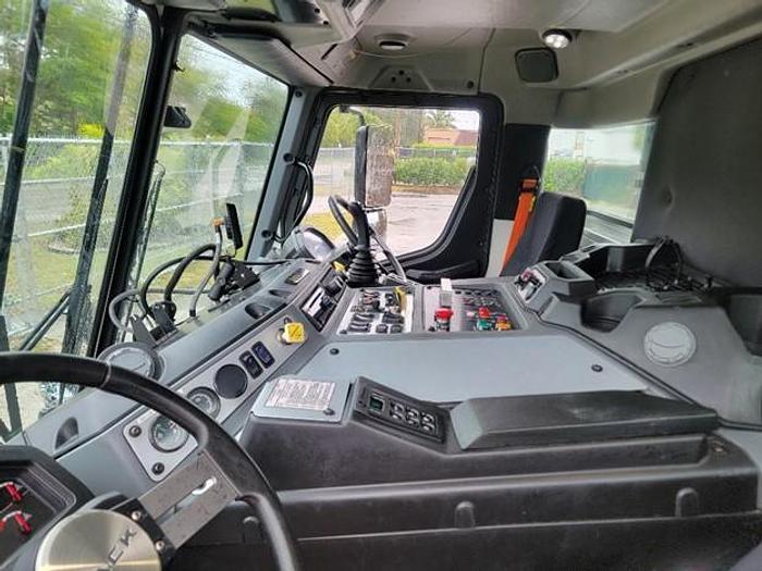 Used 2019 MACK AUTOMATED SIDE LOAD TRUCK