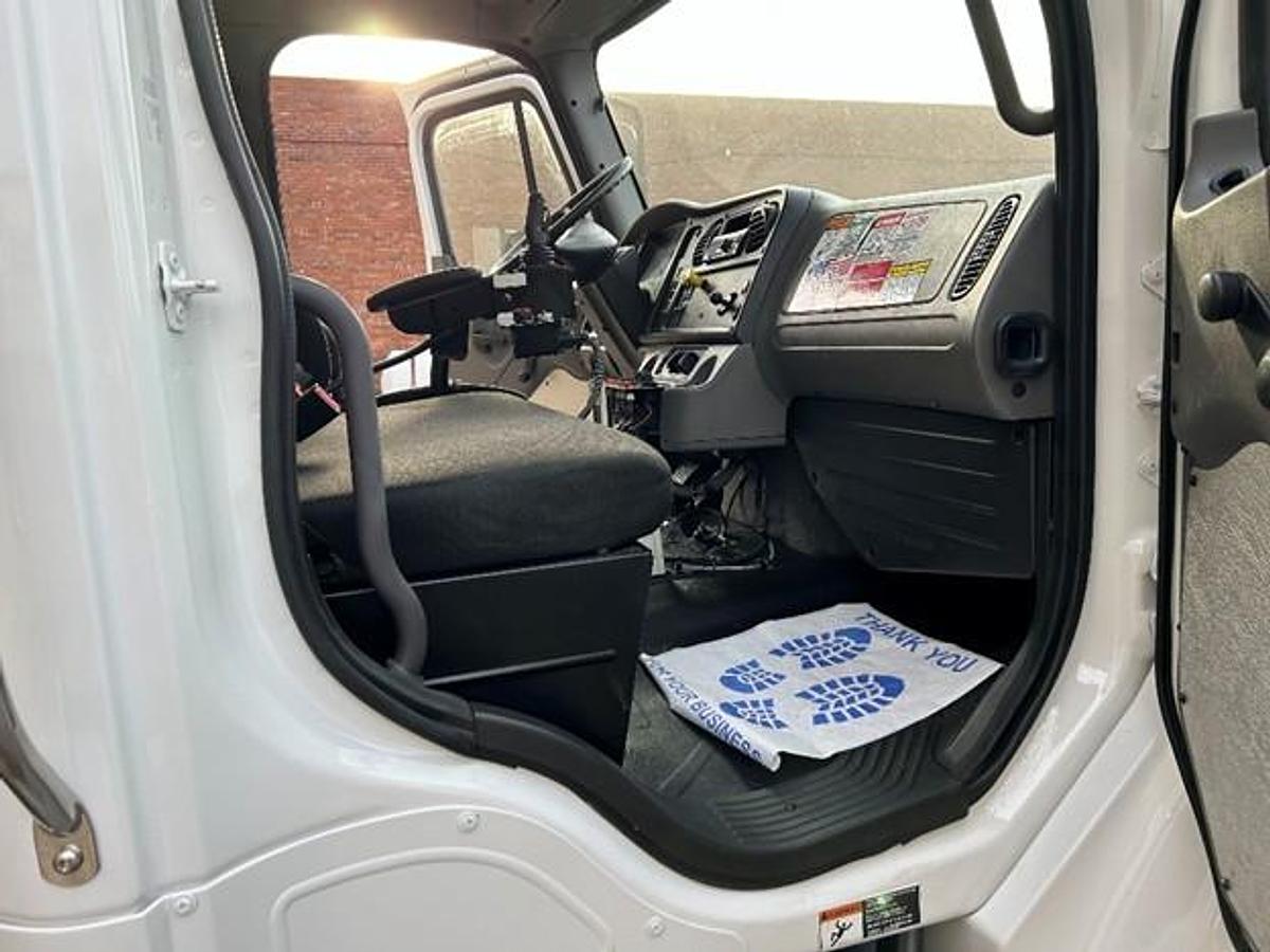 Used 2018 FREIGHTLINER AUTOMATED SATELLITE TRUCK