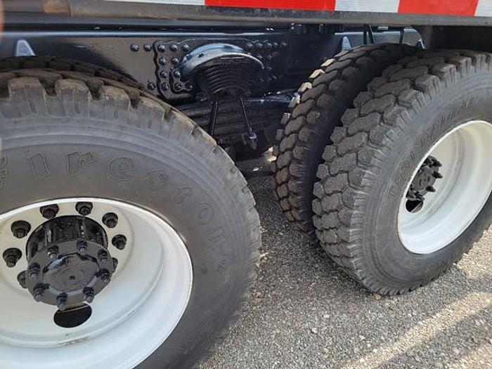 Used 2010 FREIGHTLINER ROLLOFF TRUCK