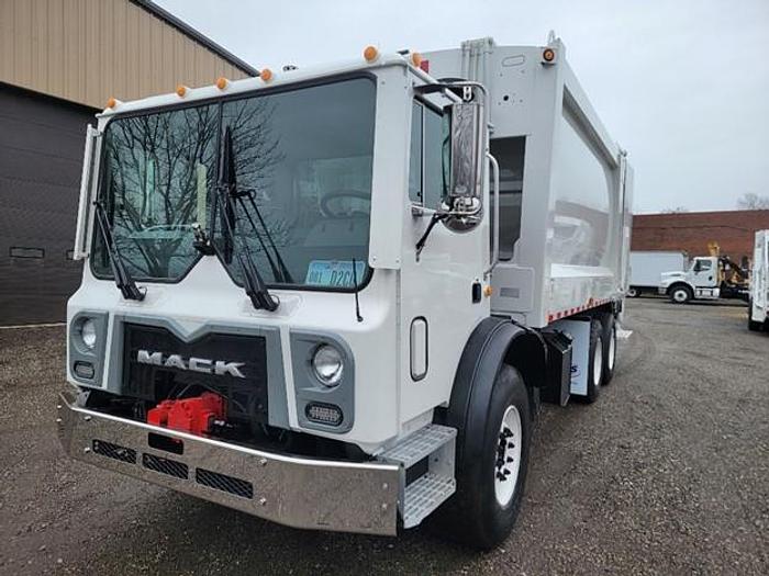 Used 2008 MACK REAR LOAD TRUCK #002846