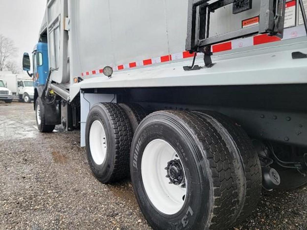 Used 2016 PETERBILT CNG FRONT LOAD TRUCK