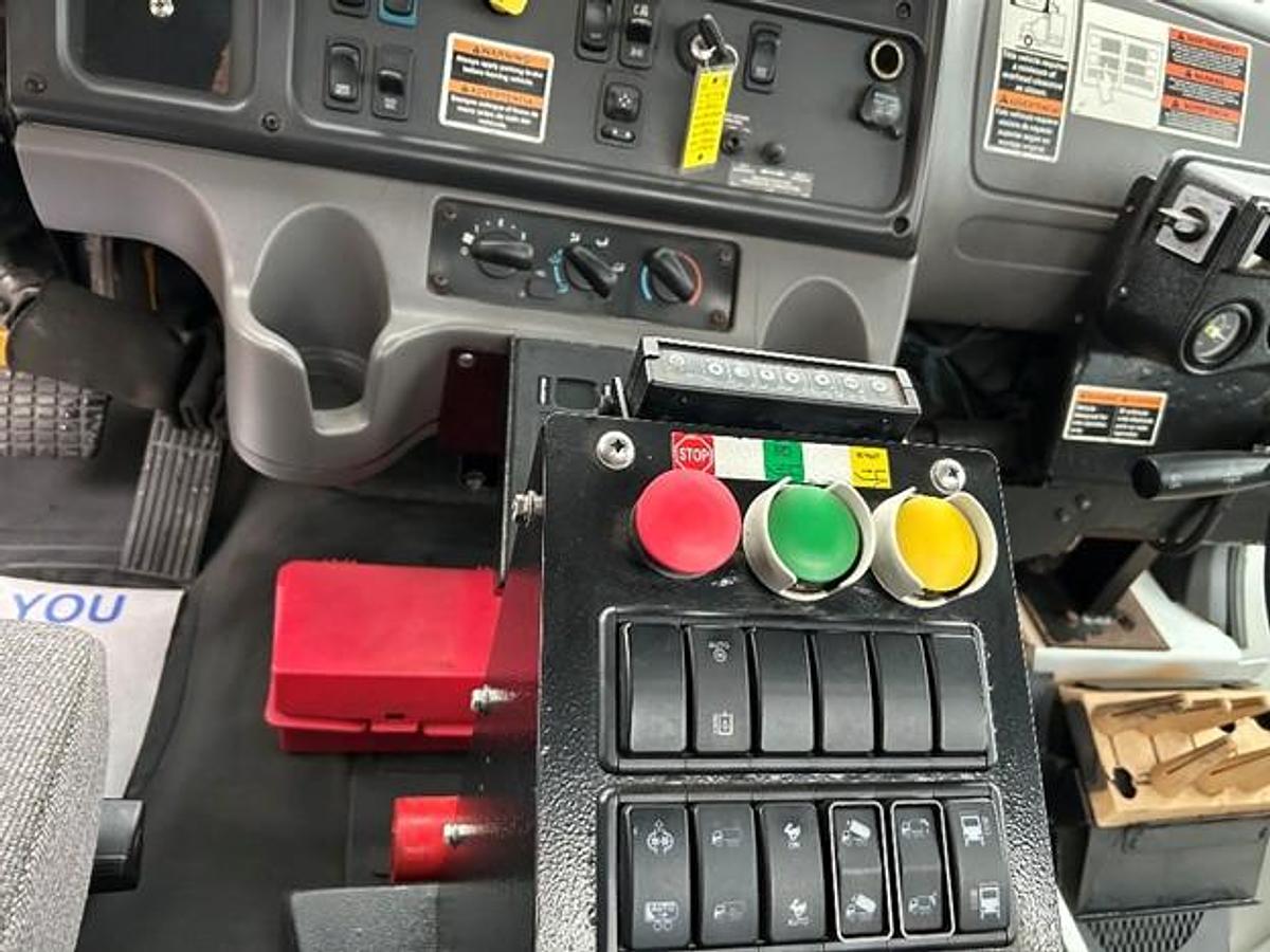 Used 2016 FREIGHTLINER SIDE LOAD TRUCK