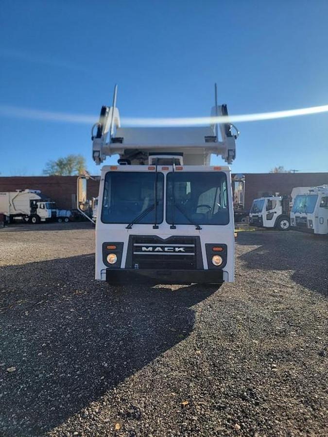 Used 2016 MACK FRONT LOAD TRUCK