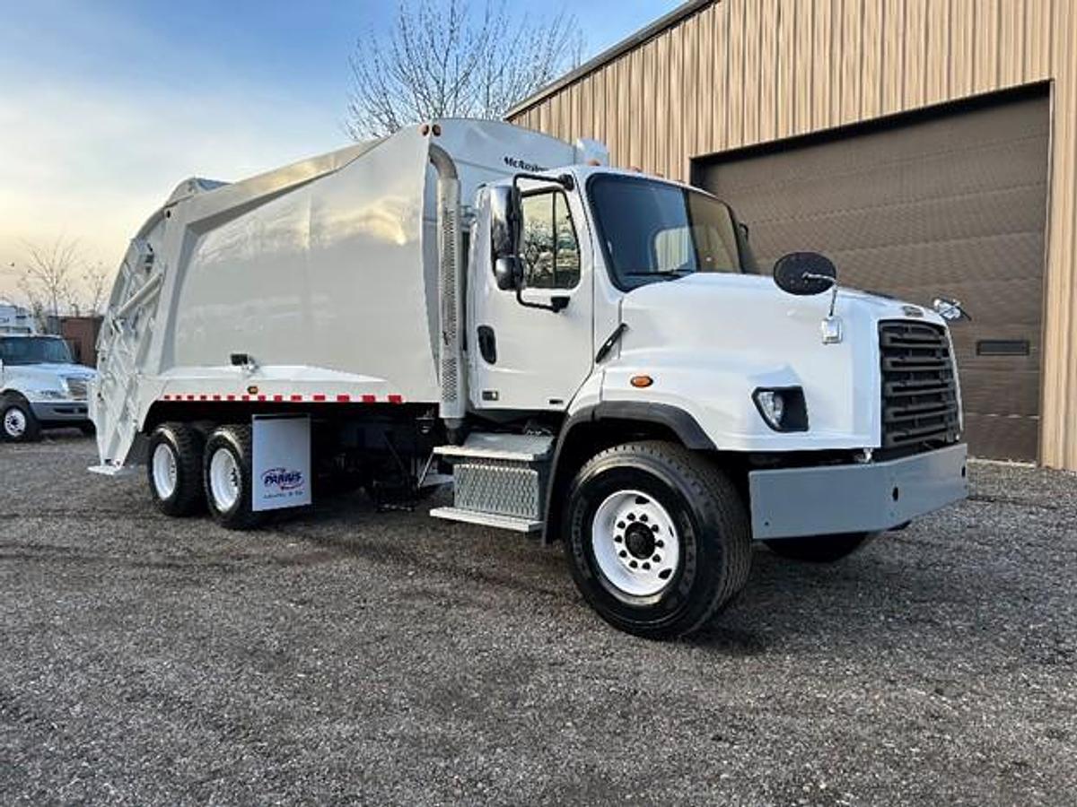 Used 2014 FREIGHTLINER REAR LOAD TRUCK
