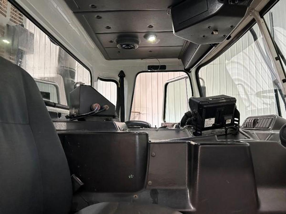 Used 2014 AUTOCAR FRONT LOAD TRUCK