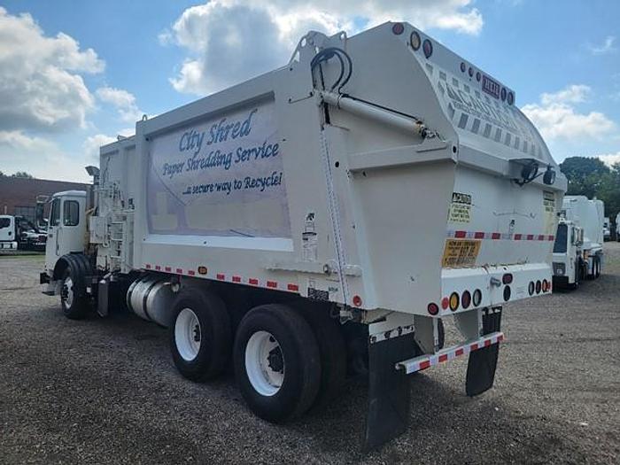 Used 2010 AUTOCAR SIDE LOAD TRUCK