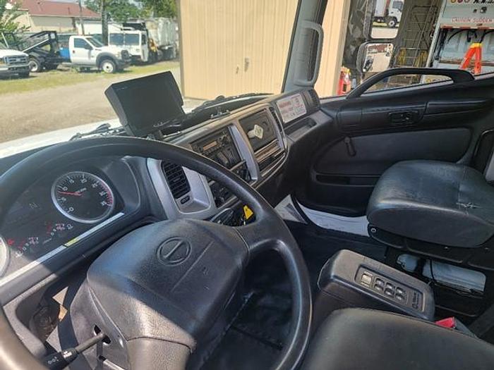 Used 2014 HINO ROLLOFF TRUCK