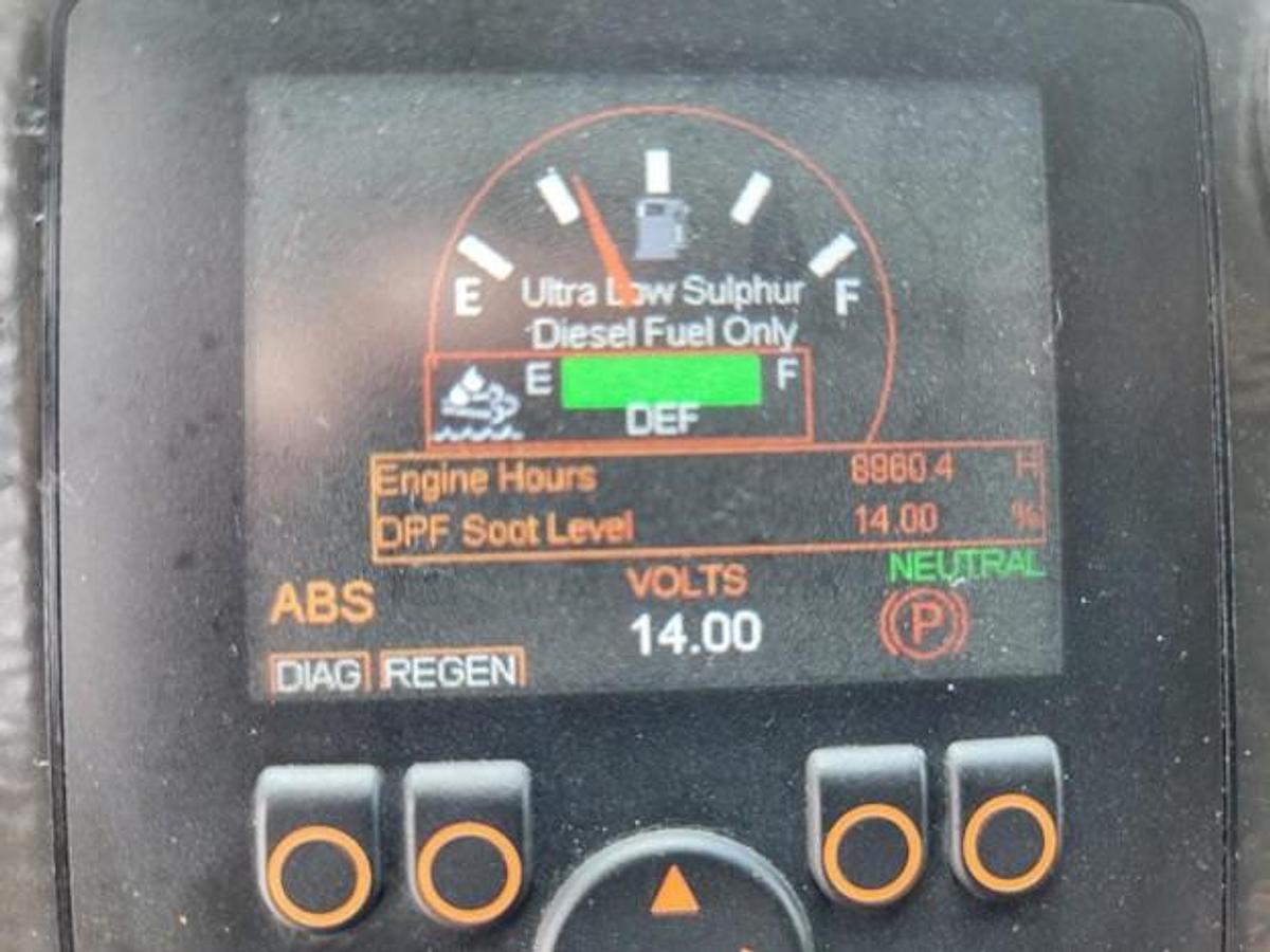 Used 2019 AUTOCAR FRONT LOAD TRUCK