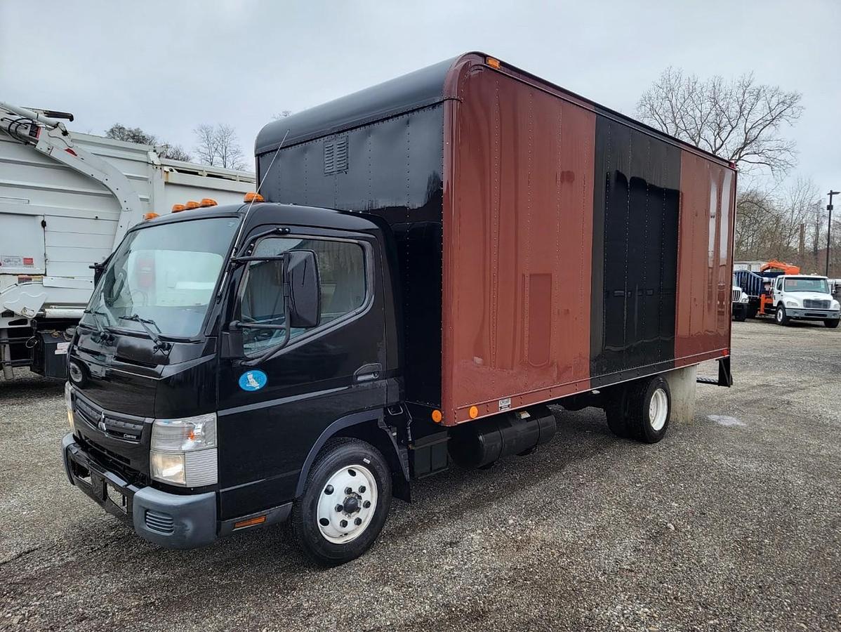 Used 2014 MITSUBISHI BOX TRUCK