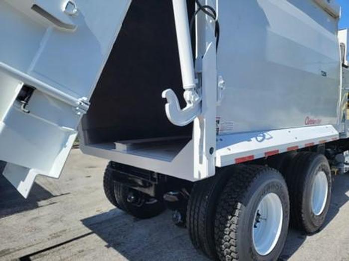 Used 2016 AUTOCAR AUTOMATED SIDE LOAD TRUCK