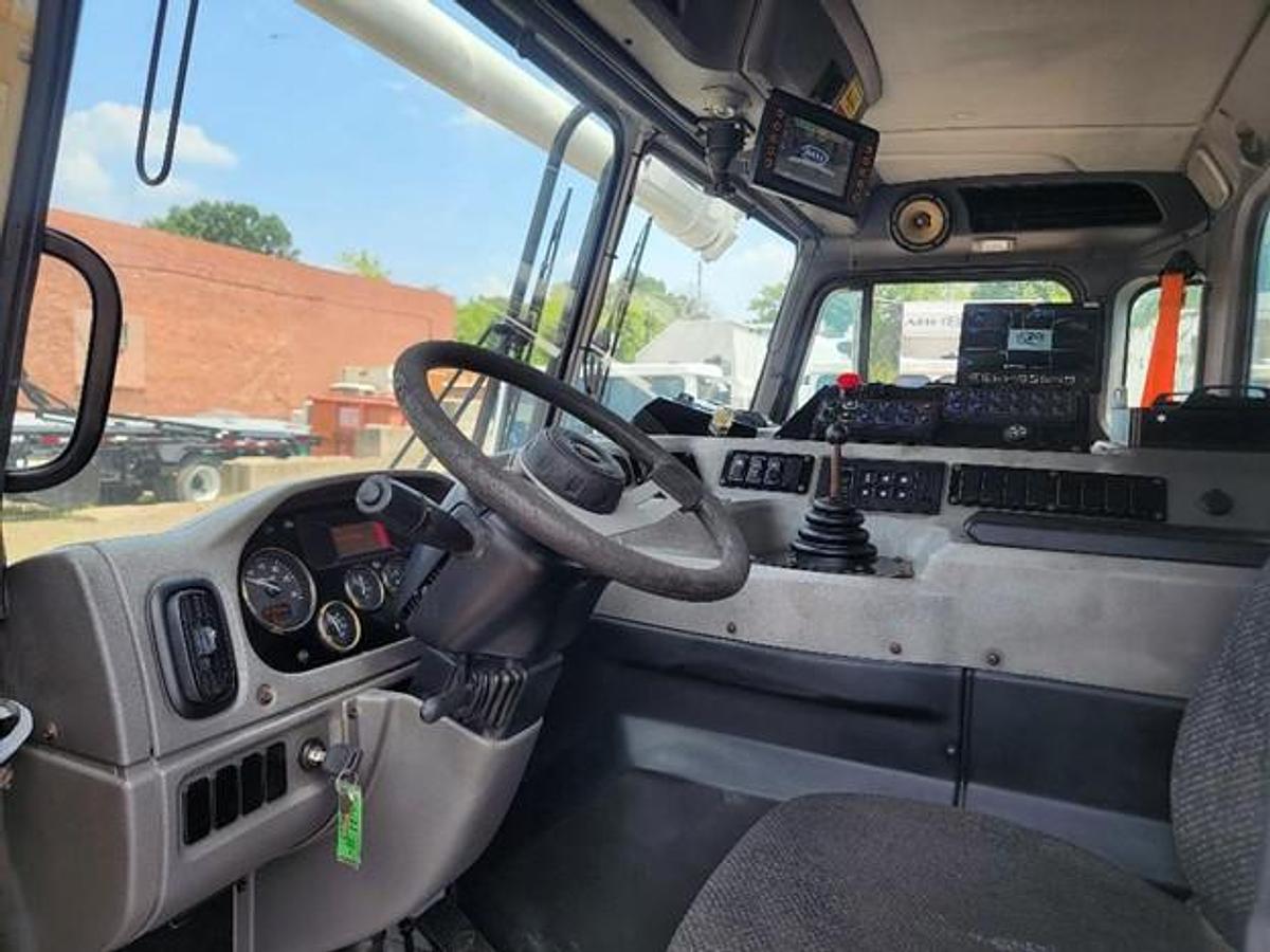 Used 2020 PETERBILT FRONT LOAD TRUCK