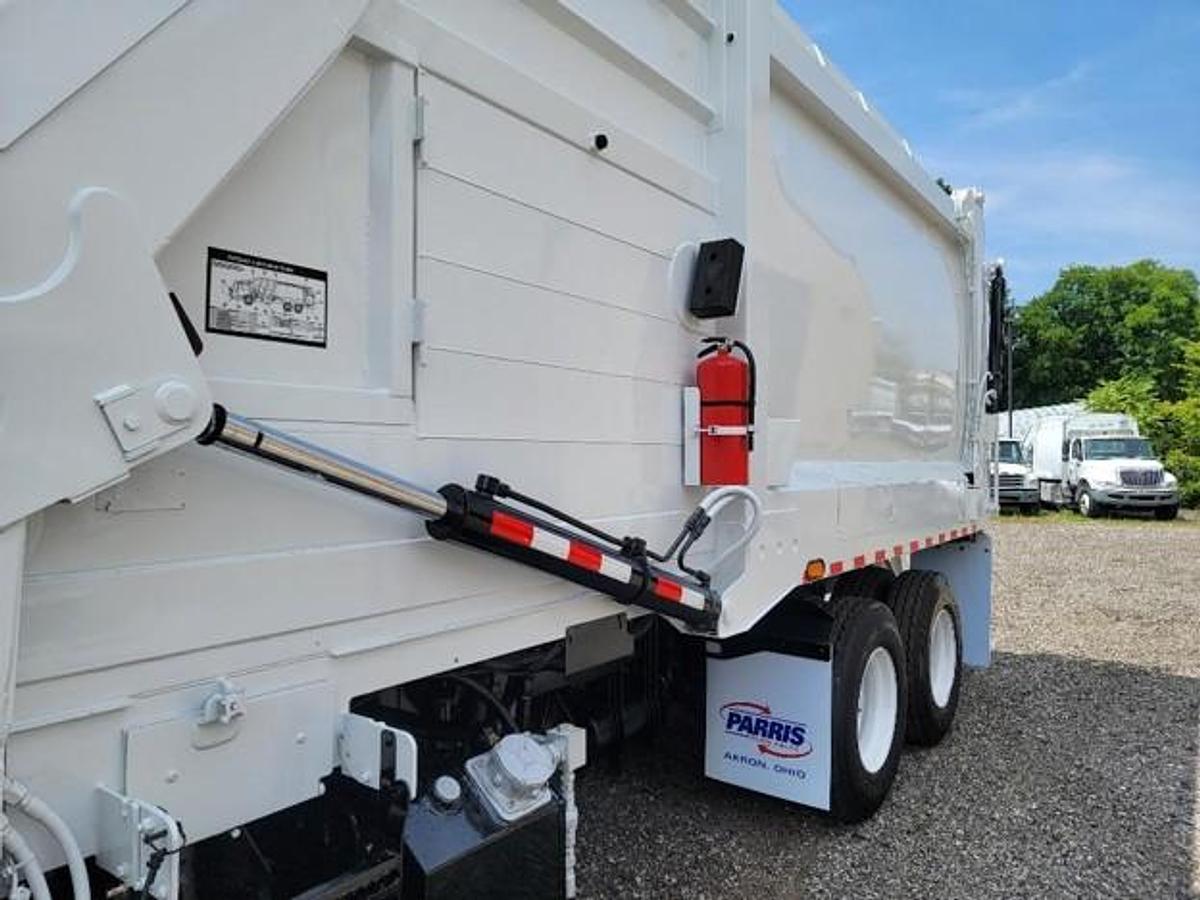 Used 2018 MACK FRONT LOAD TRUCK