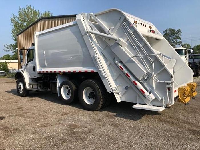 Used 2010 FREIGHTLINER REAR LOAD TRUCK