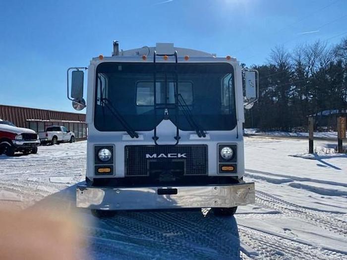 Used 2007 MACK REAR LOAD TRUCK
