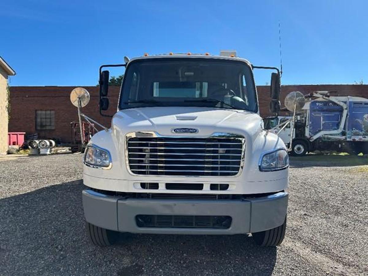 Used 2021 FREIGHTLINER SPLIT BODY REAR LOAD TRUCK