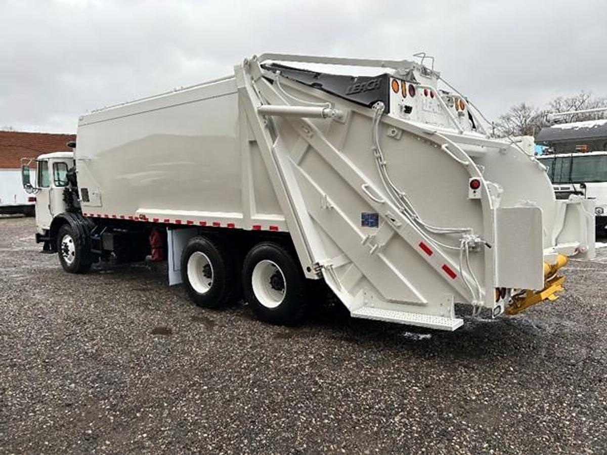 Used 2011 AUTOCAR REAR LOAD TRUCK