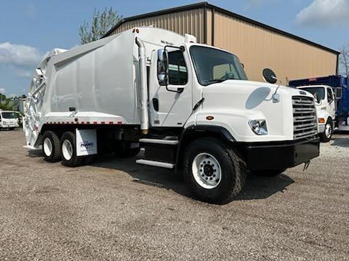Used 2014 FREIGHTLINER REAR LOAD TRUCK