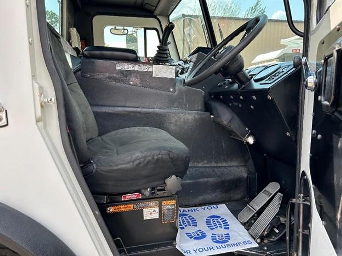 Used 2012 MACK AUTOMATED SIDE LOAD TRUCK