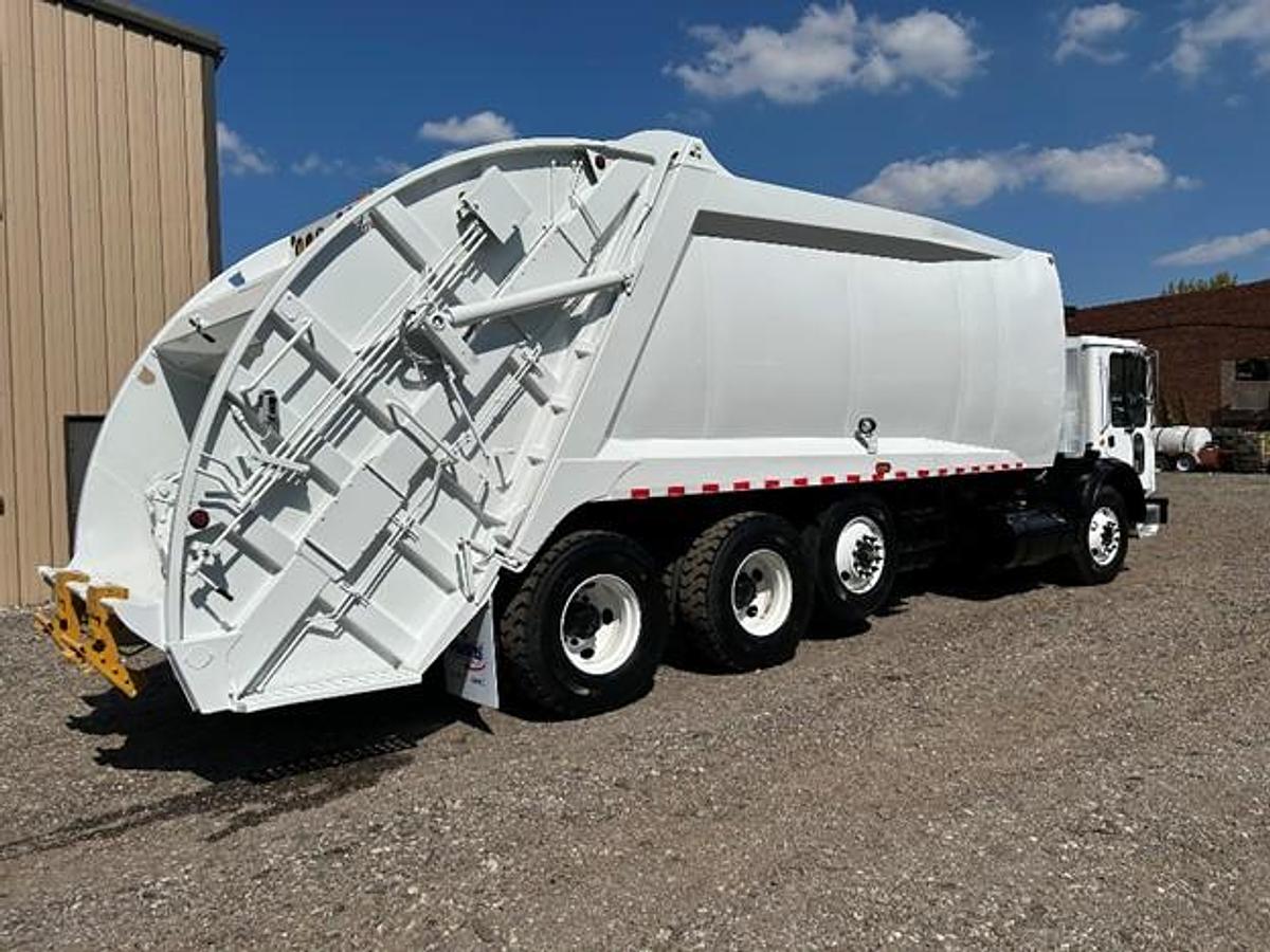 Used 2008 MACK REAR LOAD TRUCK