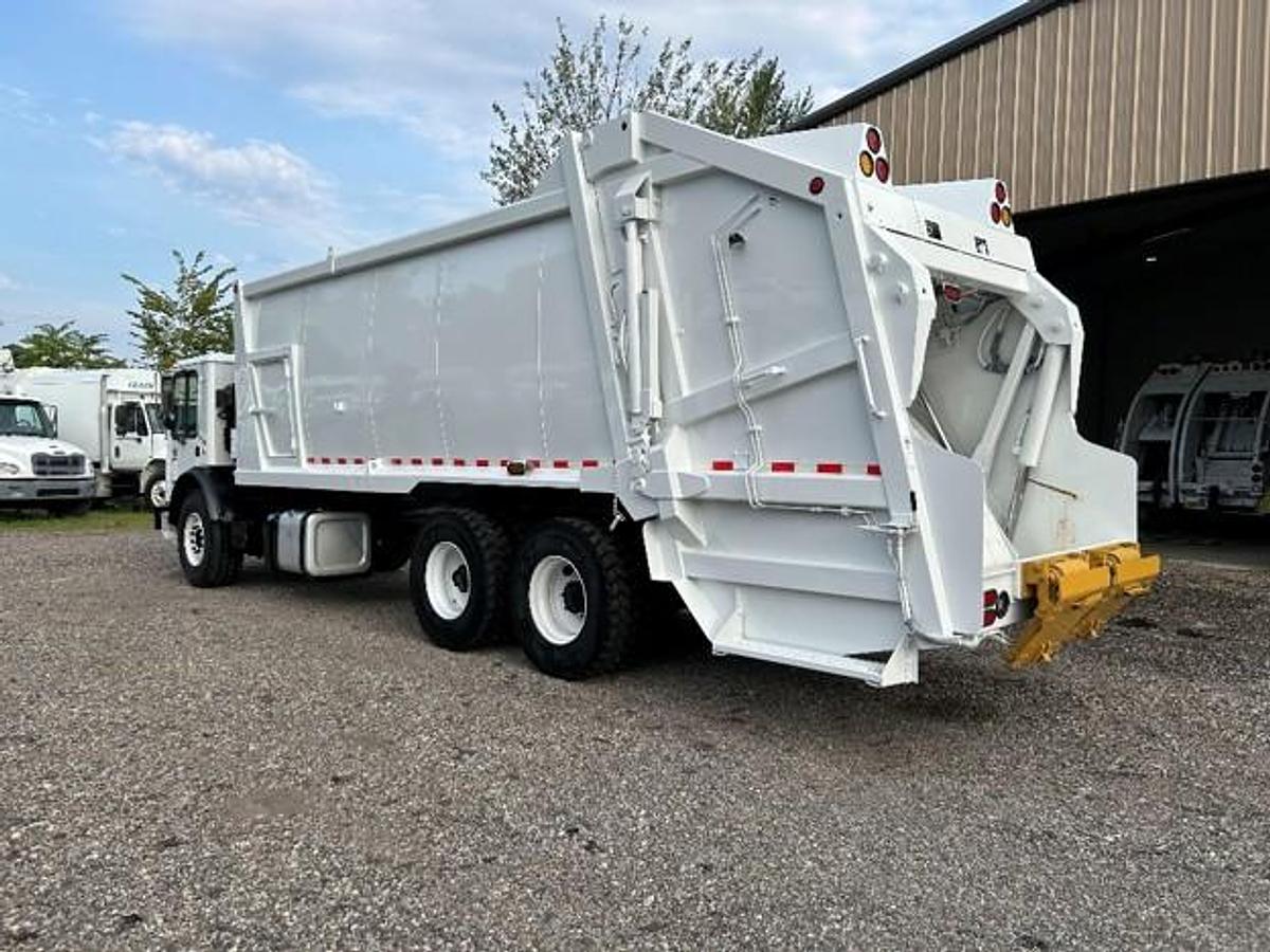Used 2012 MACK REAR LOAD TRUCK