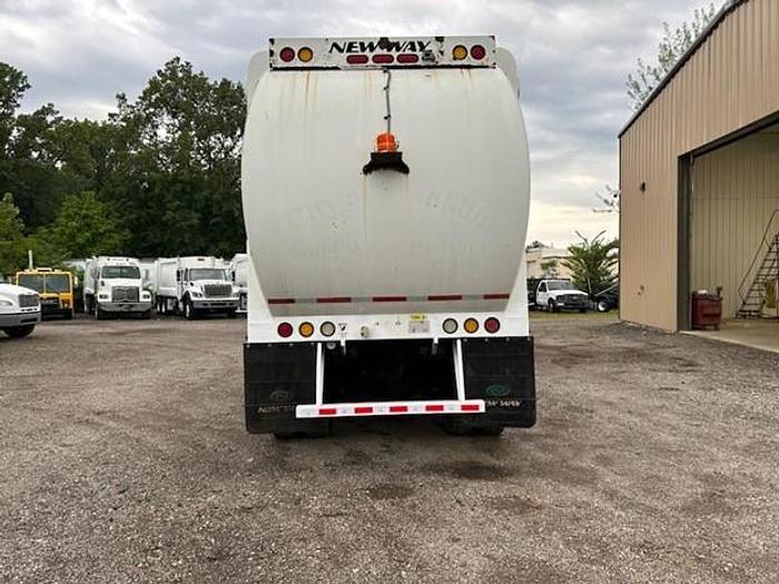 Used 2010 MACK SIDE LOAD TRUCKC
