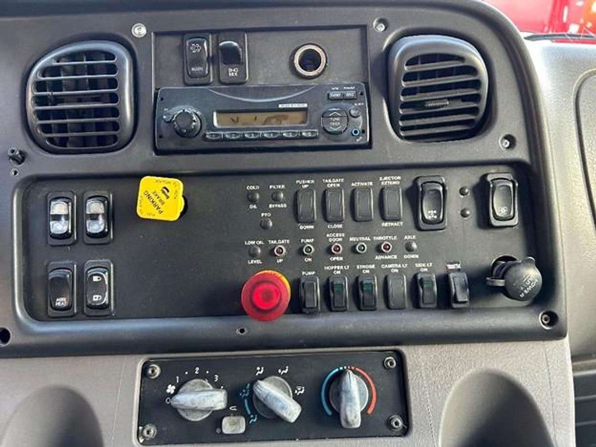 Used 2014 FREIGHTLINER REAR LOAD TRUCK