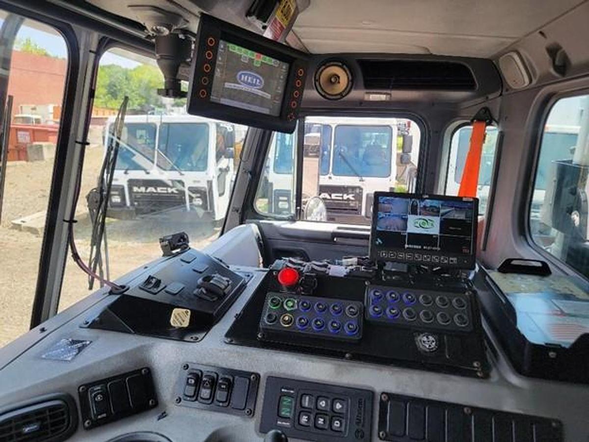 Used 2020 PETERBILT FRONT LOAD TRUCK