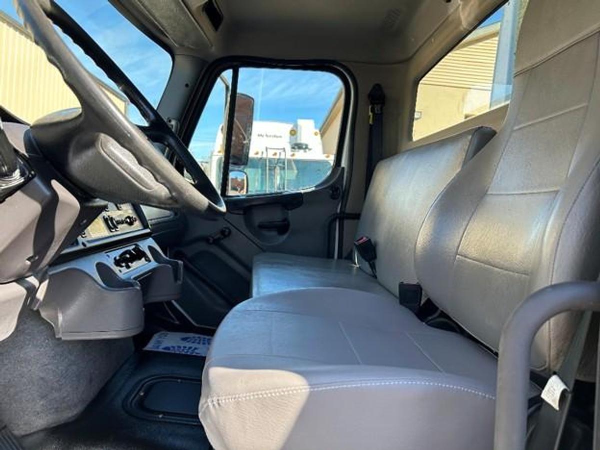 Used 2021 FREIGHTLINER SPLIT BODY REAR LOAD TRUCK