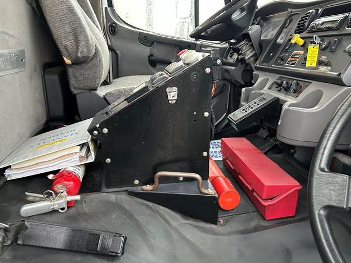 Used 2016 FREIGHTLINER SIDE LOAD TRUCK