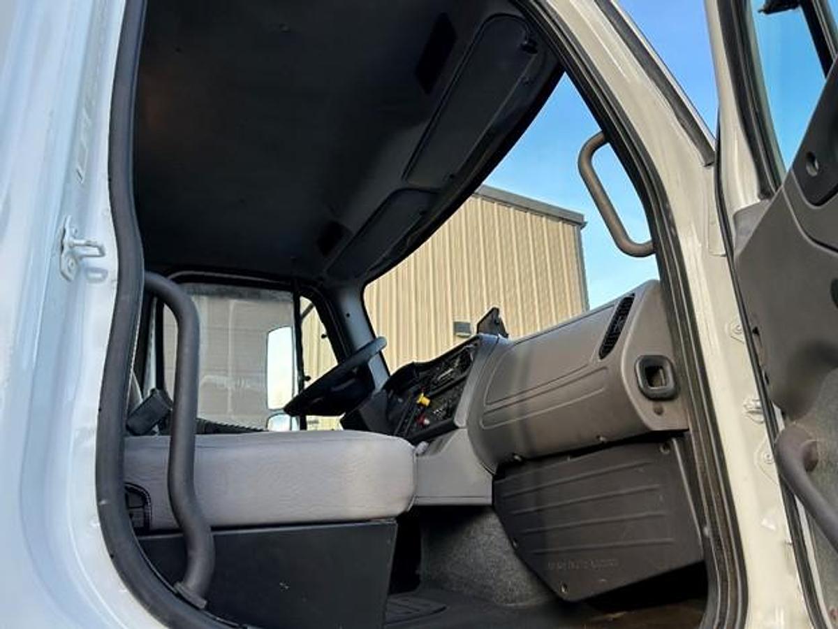 Used 2014 FREIGHTLINER REAR LOAD TRUCK