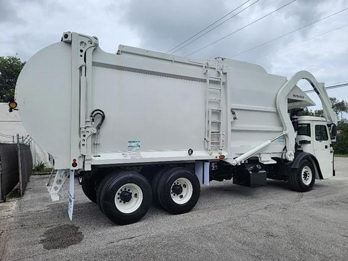Used 2017 MACK FRONT LOAD TRUCK