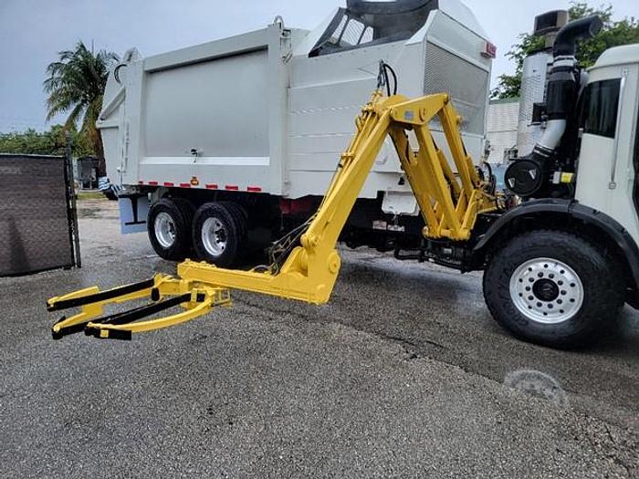 Used 2019 MACK AUTOMATED SIDE LOAD TRUCK