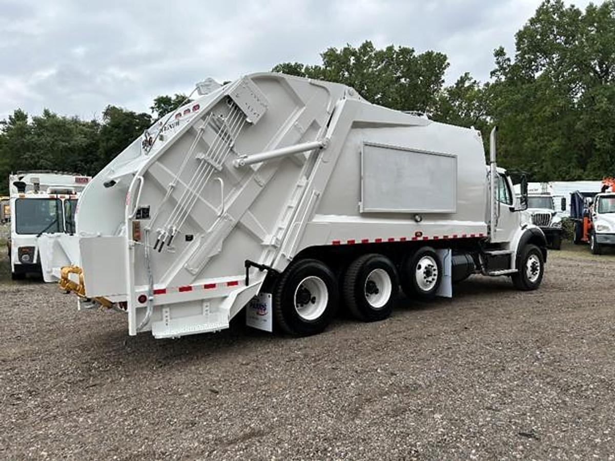 Used 2017 FREIGHTLINER REAR LOAD TRUCK