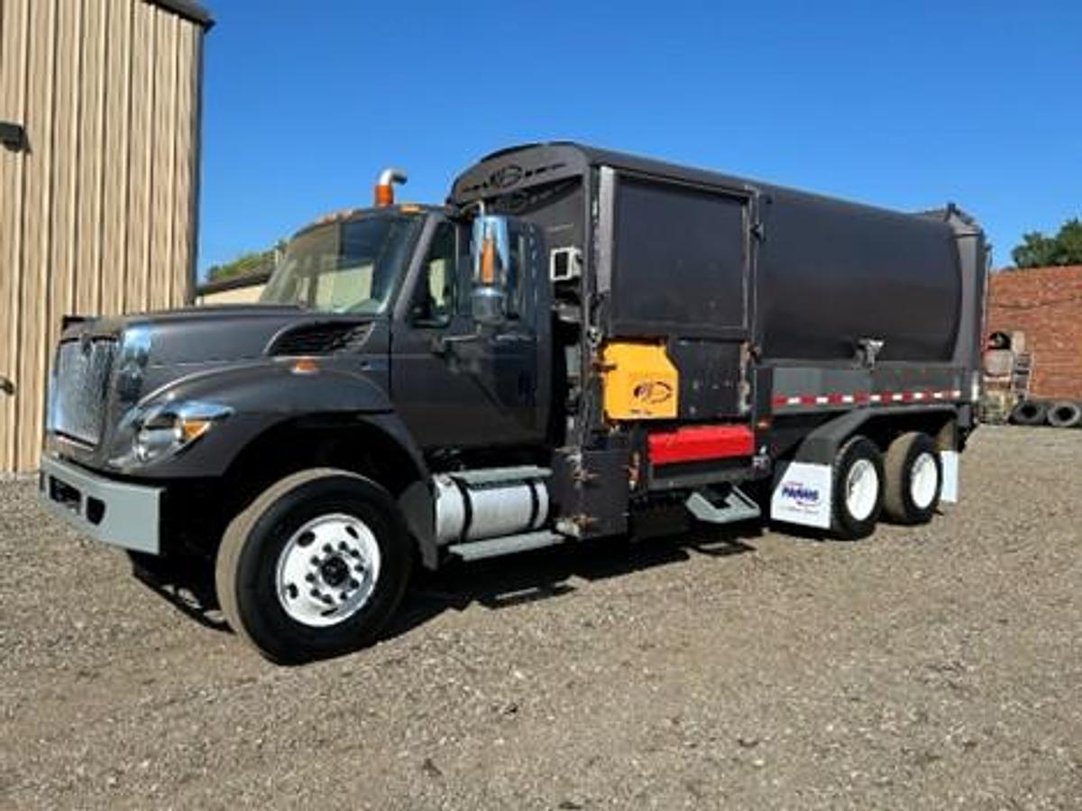 Used 2013 INTERNATIONAL AUTOMATED SIDE LOAD TRUCK