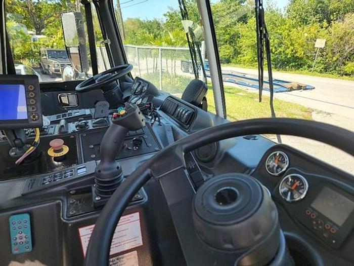 Used 2016 AUTOCAR AUTOMATED SIDE LOAD TRUCK