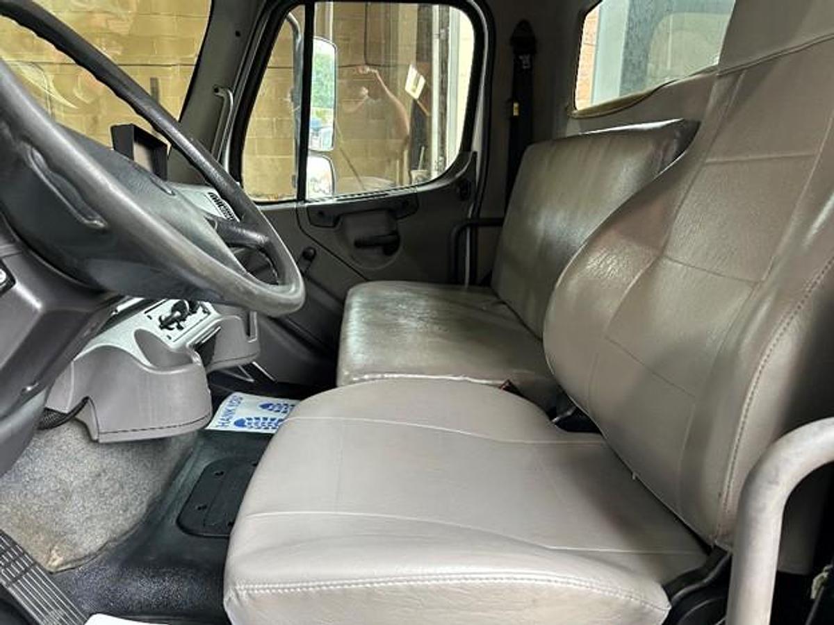 Used 2017 FREIGHTLINER REAR LOAD TRUCK