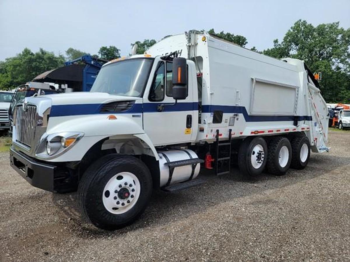 Used 2012 INTERNATIONAL REAR LOAD TRUCK