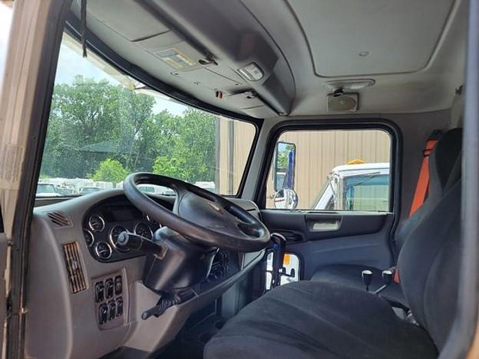 Used 2015 PETERBILT ROLLOFF TRUCK