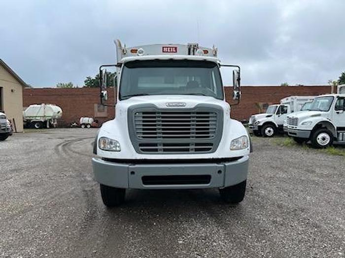 Used 2010 FREIGHTLINER REAR LOAD TRUCK