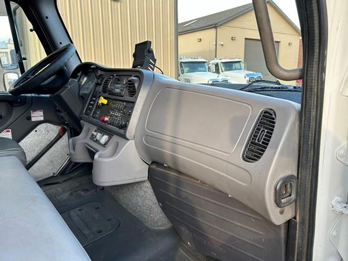 Used 2014 FREIGHTLINER REAR LOAD TRUCK