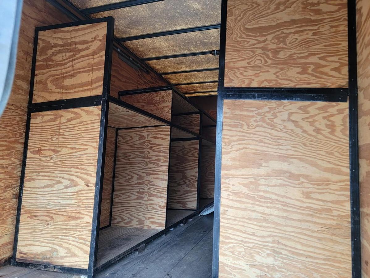 Used 2014 MITSUBISHI BOX TRUCK