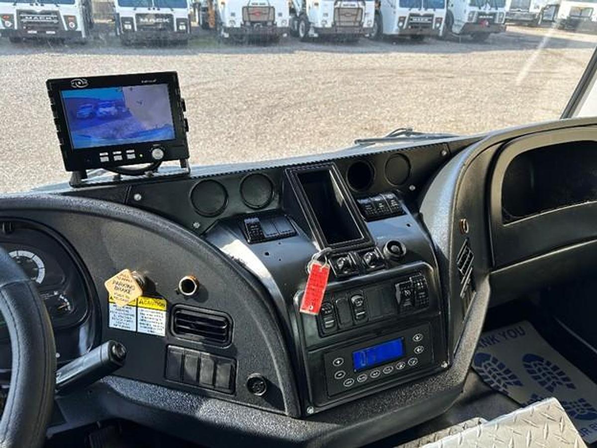 Used 2018 AUTOCAR REAR LOAD TRUCK