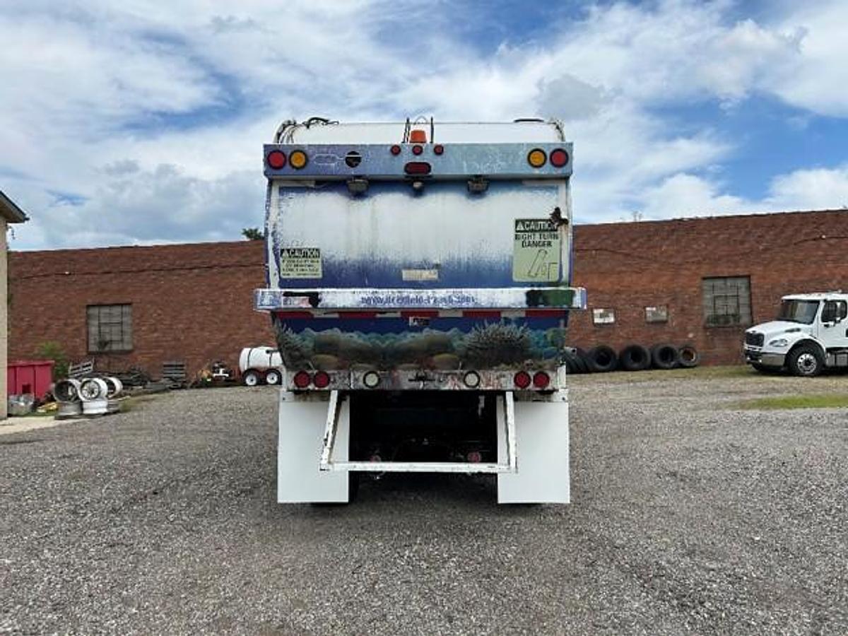 Used 2014 AUTOCAR FRONT LOAD TRUCK