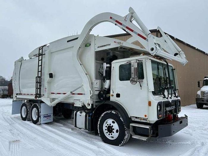 Used 2024 MACK FRONT LOAD TRUCK