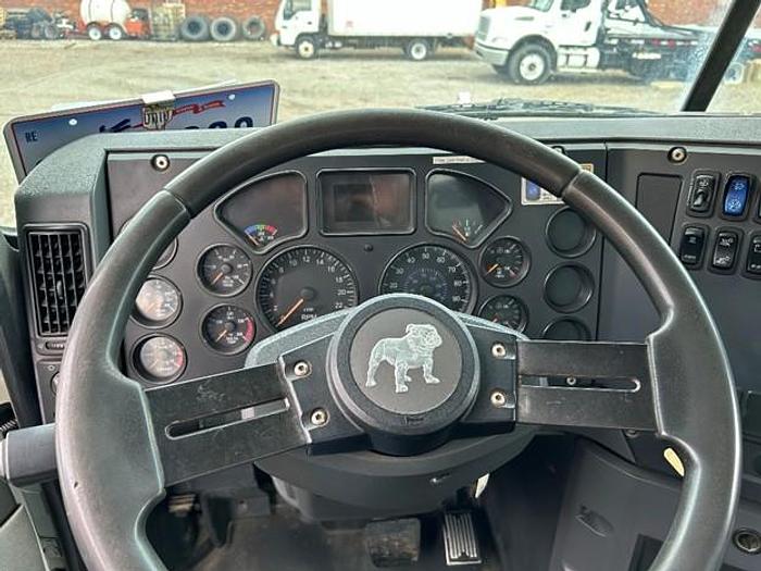 Used 2010 MACK REAR LOAD TRUCK