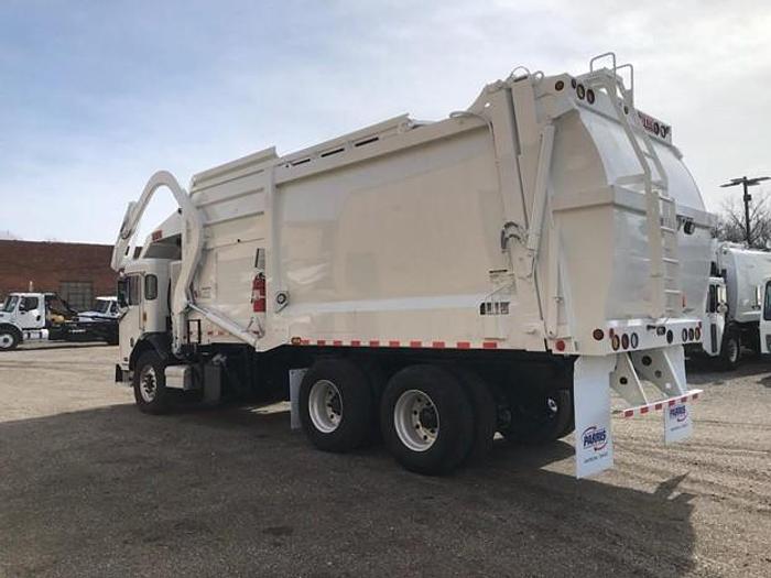 Used 2017 PETERBILT FRONT LOAD TRUCK